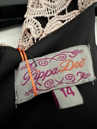 Pippa Dee ‘Peplum Lace’ Dress BNWT Size 14 Cream Lace Effect Top Over Black Body - Picture 3 of 3