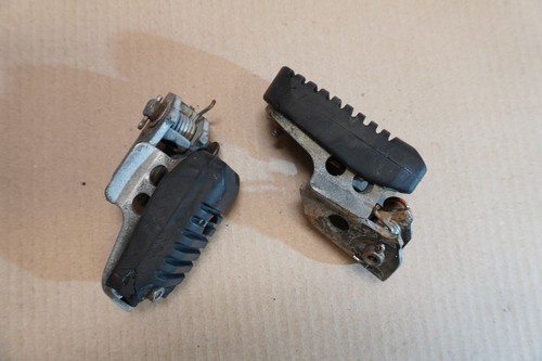 YAMAHA TDR125 TDR 125 BELGARDA 3SH set of front footrests pegs damaged body - Picture 6 of 10