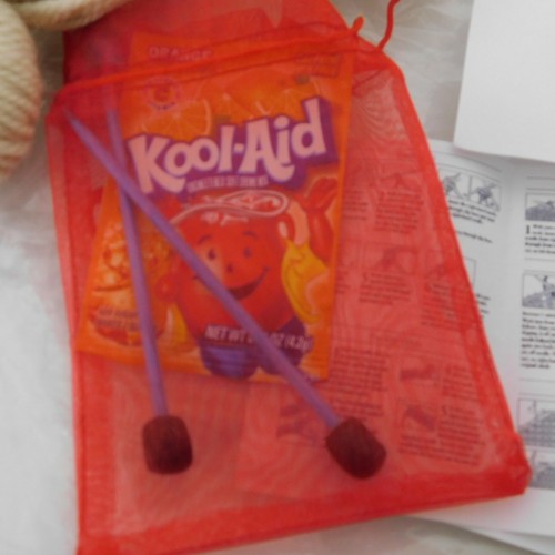 Dye and Knit Easy Mitts Kit Kool-Aid Orange 80 Yards Worsted Weight Yarn Needle - Picture 7 of 9