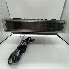 Realistic Chronomatic 249 Woodgrain Dual Alarm Clock AM/FM Radio No.12-1556