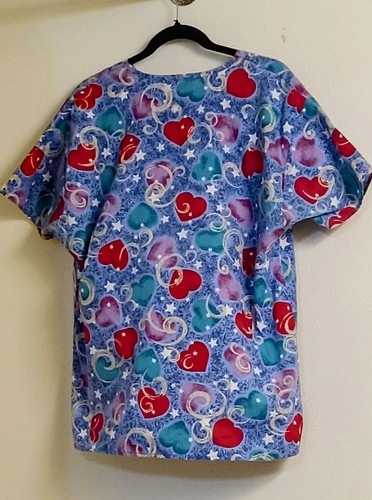 Crest Cotton Size Sm Scrub Top Heart Print - Picture 6 of 8