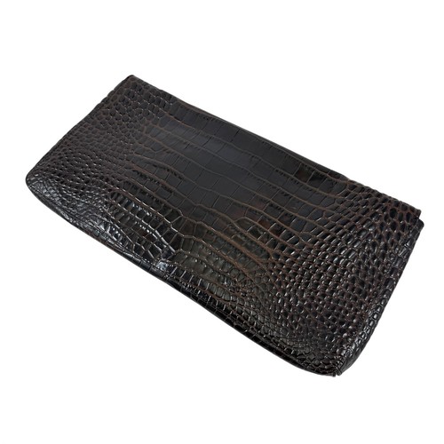 Bolso sin asas Cole Haan Moro charol cocodrilo en relieve sobre de gran tamaño magnético - Imagen 2 de 8
