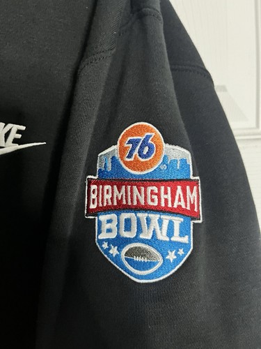 Pullover usado Duke Blue Devils Nike 1/2 cremallera. XXL. Negro. Logo Birmingham Bowl - Imagen 3 de 4