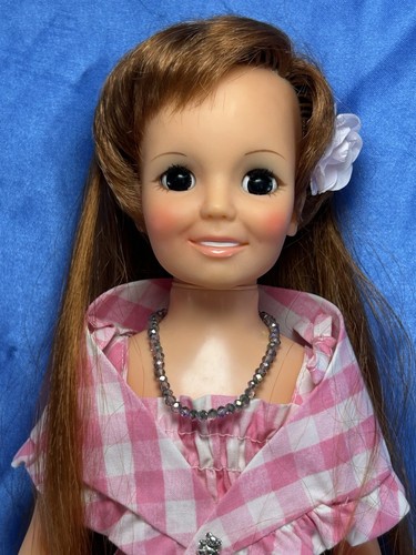 Poupée Ideal Crissy Family Dolls Look Around Crissy avec jolie robe en vichy rose - Photo 18/18