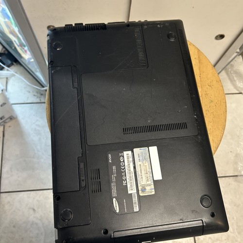 Samsung NP-RV520 LAPTOP FOR PARTS - Picture 10 of 11