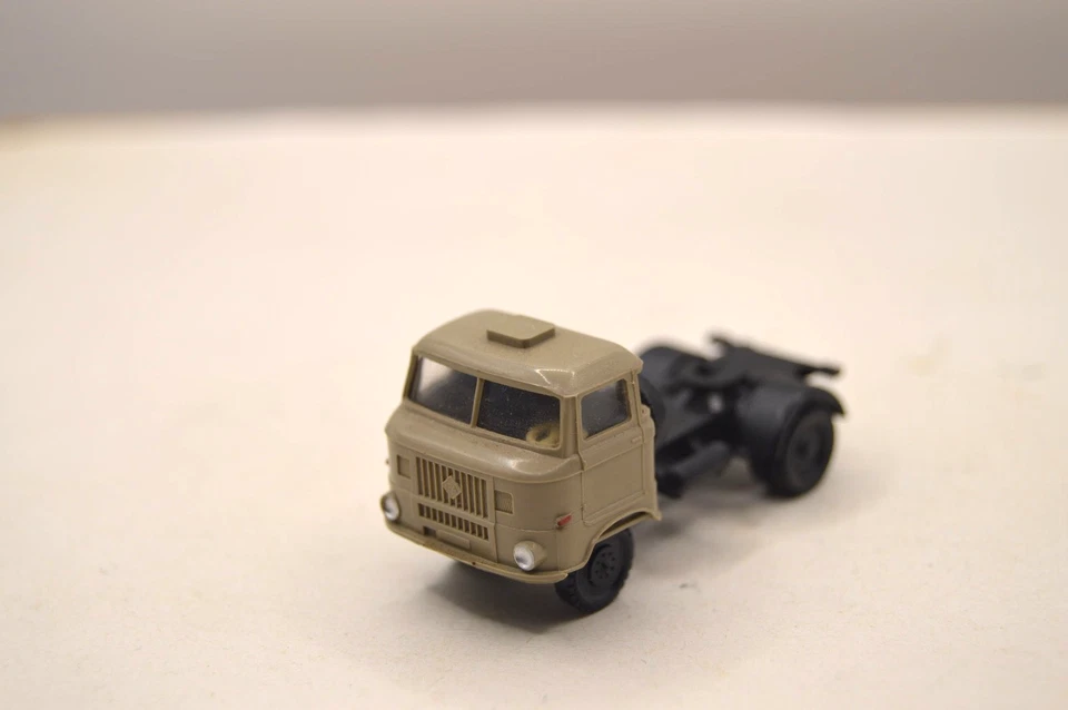 S.E.S. W50 Sattelzugmaschine 1:120 TT ohne OVP