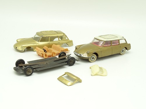 Dinky Toys 1/43 - Lotto Di 2 Citroen DS Id Break - Bild 1 von 2