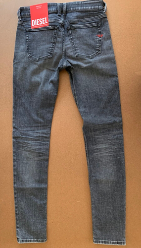 NUEVO CON ETIQUETAS - $325 Diesel Calce Ajustado (Talla - 29X32/Hecho en Italia) - Imagen 6 de 11