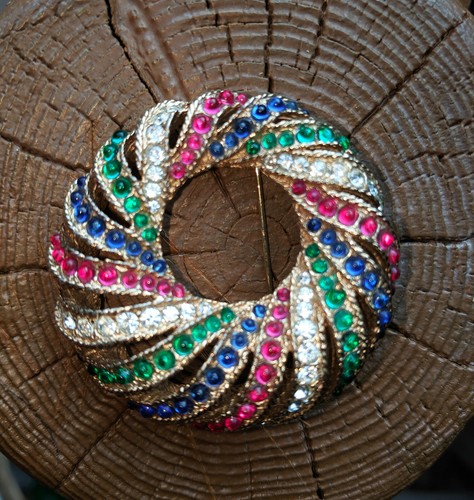 Broche Remolino Carnicero De Colección con Cabujones y Montes de Rino de varios Colores - Imagen 5 de 8