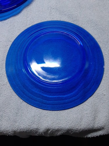 4er Set ~ Vintage kobaltblau Glas 9 Zoll runde Essplatten ~ gerippte Felge - Bild 4 von 4
