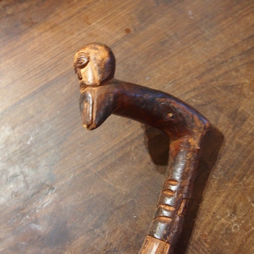 art populaire belle Canne en bois sculpté avec un beau pommeau de fermier
