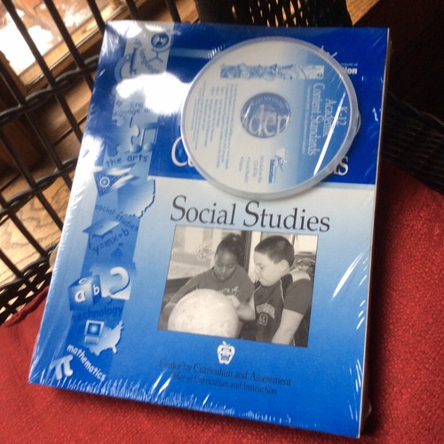 New Unopened Academic Content Standards W/ CD ROM -K-12 Social Studies FREE SHIP - Imagen 1 de 4