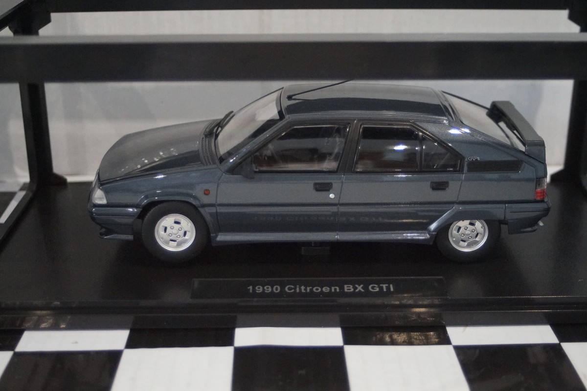 トリプル9 1/18 シトロエン BX GTi 1990 (グリーンメタリック)