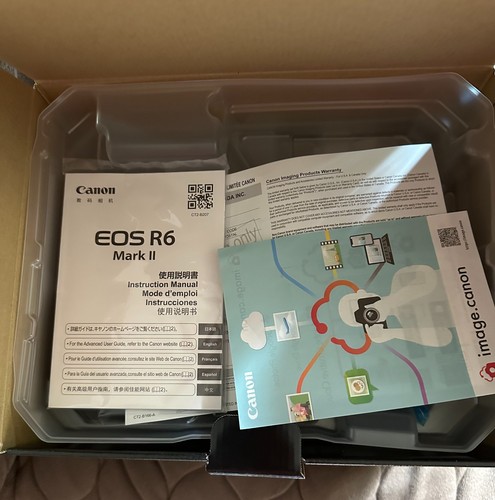 Canon EOS R6 Mark II with 24-105mm f/4-7.1 Lens plus Used Extra Battery - Bild 7 von 11