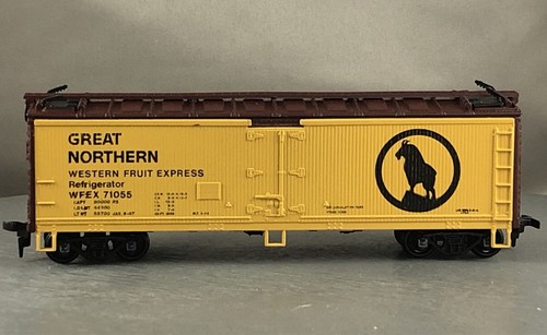 Athearn - Great Northern - 40' Wood Reefer + Wgt # 71055 - Picture 3 of 6