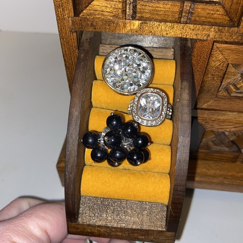 Vintage Japan Made Wooden Jewelry Box W/jewelry Music Box - Picture 17 of 18