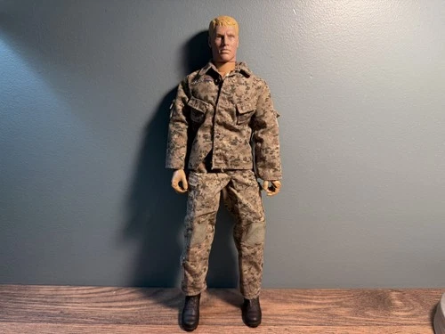 Vintage 1996 Hasbro G. I. Joe with Desert MARPAT Uniform 12” Action Figure