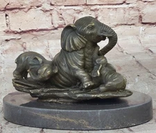 100% Real Bronze Baby Elephant Sitting Infant Elephant in Italian Classic Statue