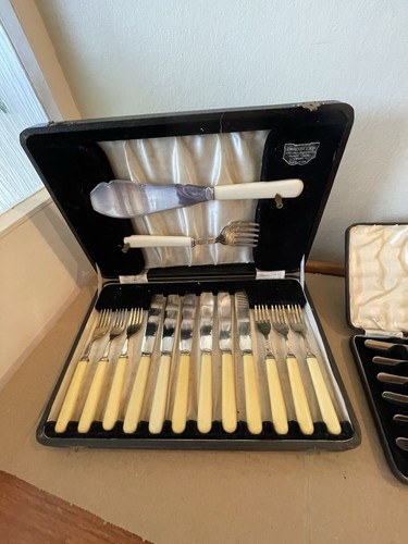 VINTAGE 2 GEFASSTE BESTECKSETS 6 ART DECO BUTTERMESSER 14-TEILIGES SET FISCHESSER - Bild 2 von 24