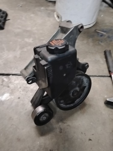 2003 Dodge Durango Power Steering Pump Reservoir And Idler And Aluminum Bracket - Picture 13 of 19