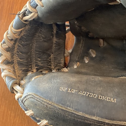Wilson A730-DKCM Broken In 32.5” Baseball Catchers Mitt Glove Right Throw RHT - Picture 2 of 9