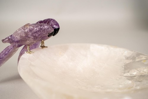 Handgeschnitztes Paar Amethyst Kristall Papageien auf einer klaren Quarzschale - Bild 3 von 10