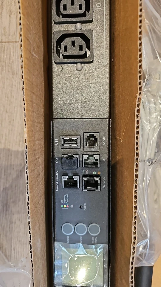 NEW APC AP8981 Metered Switched Rack PDU 2G ZeroU Masterswitch FREE 24H TRACKED - Image 4 of 4