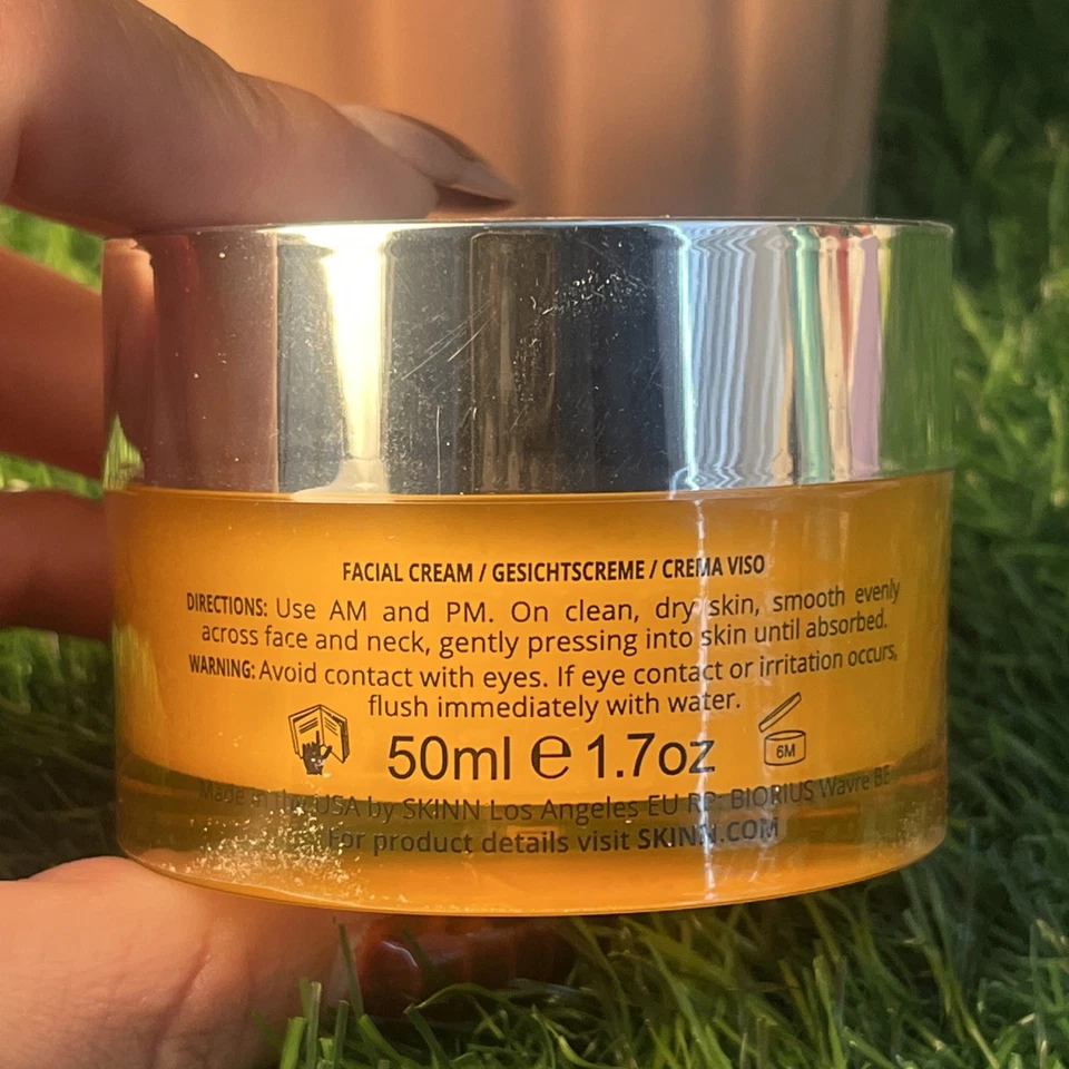 Creme reafirmador luminoso Skinn Divine Elixir - Imagem 2 de 2