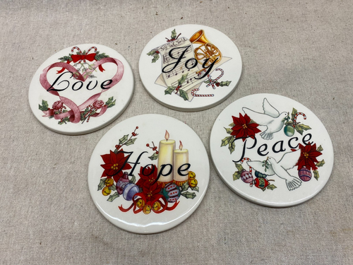 Juego de 4 Posavasos Gruesos Cerámicos Navidad 4 1/2" Esperanza Alegría Paz Amor Decorativos - Imagen 1 de 6