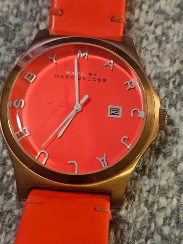 MARC BY MARC JACOBS LEUCHTEND NEONORANGE LEDERBAND DAMEN UHR MBM1217 - Bild 3 von 8