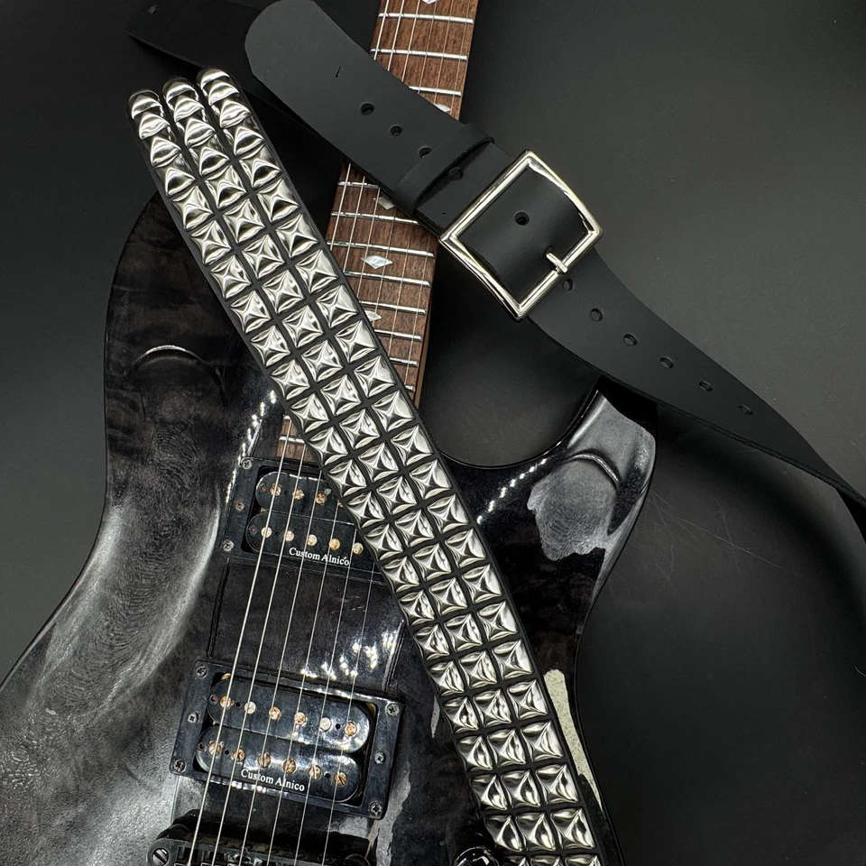 Correa de Guitarra Pirámide Hebilla Tachonada Cuero Negro Genuino Punk Rock Hecha en EE. UU. Foto 2 de 4