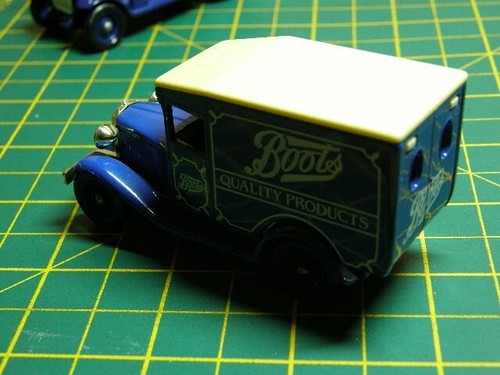 Vintage Lesney No.11 Packard Landaulet & 2 no. Lledo Promotional Models - Picture 8 of 17