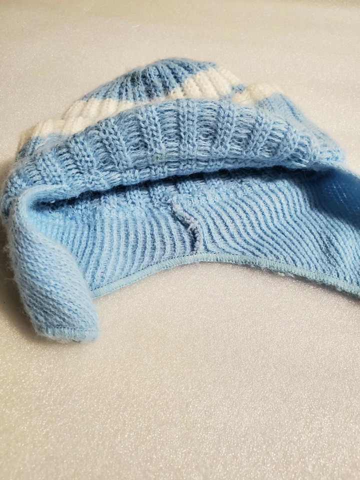 Gorra vintage de ganchillo bebé niño azul blanco con ala Foto 3 de 4