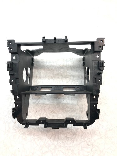 VW Golf 5 1K  Radioschacht 1K0858005B