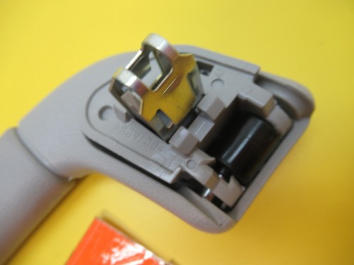 Empuñadura de techo manija de tracción lado del conductor delantero pasajero para TOYOTA SIENNA 11-15 - Imagen 18 de 24