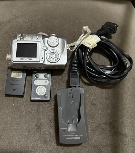 Olympus Camedia C-50 Zoom 5.0MP Compact Digital Camera Works (NO MEMORY CARD) - Afbeelding 1 van 4