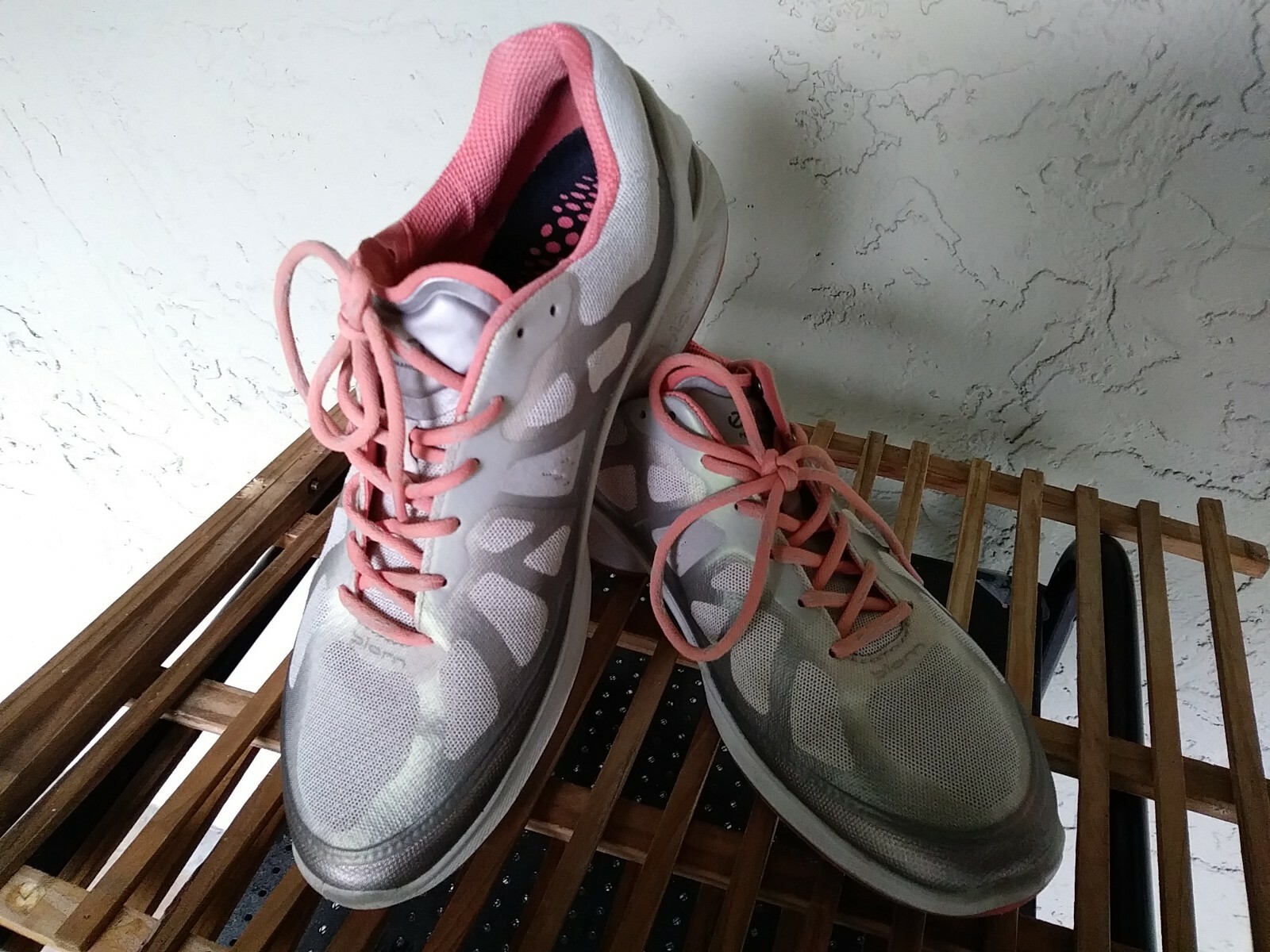 Ecco Biom Running Sneakers Womens Size 38 - 7 US Comfort shoes Ecco Biom Running Sneakers Womens Size 38 - 7 US Comfort shoes
