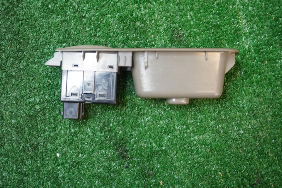 Interruptor de ventana de pasajero derecho Suzuki Verona 2004 2005 2006 OEM 8377486Z00 Foto 3 de 4