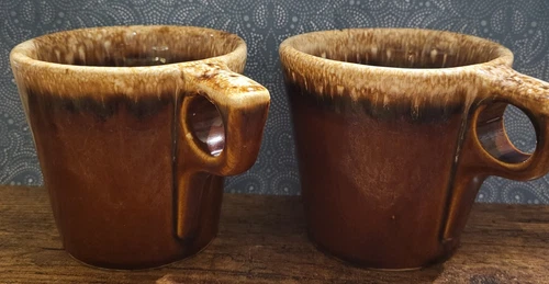 Pair of Vintage Hull Brown Drip Coffee/Tea/Hot Chocolate Mugs Oven Proof USA 
