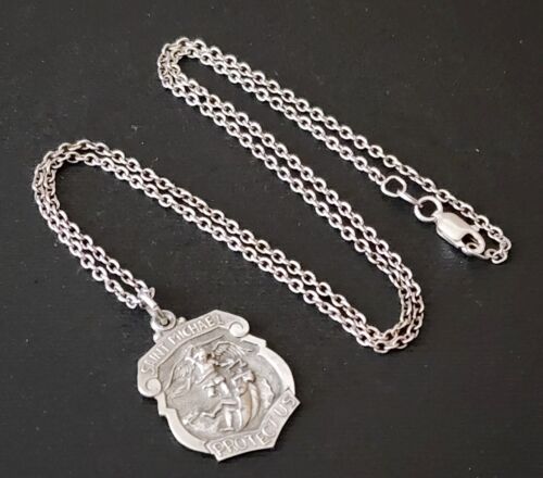 Vintage Sterling Silver Saint Michael Archangel Medal Pendant Chain Necklace 20" - Picture 4 of 8