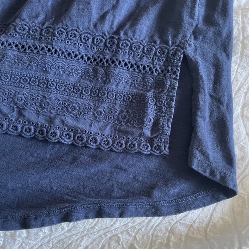 Women’s MODODOC Blue V-Neck Hi Low Top with Lace, Size Large - Picture 3 of 9