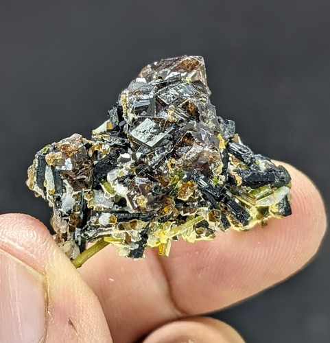 Natural Green Epidote Combine with Quartz Crystal Rough Specimen Healing 17Pcs - Picture 7 of 18
