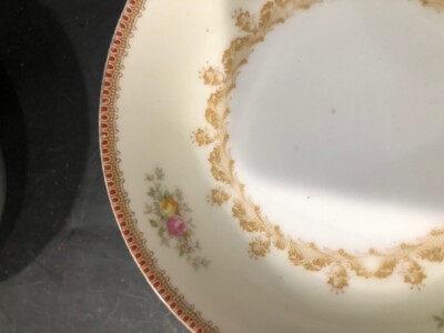 maitoページ MEITO CHINA JAPAN PATTERN V1874 ROSES WITH RED GOLD TRIM SET