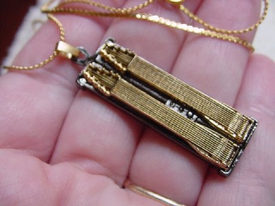(M-313-C) 3-D EMMONS D10 PEDAL STEEL 10 string Guitar pendant NECKLACE JEWELRY