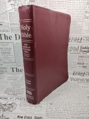 HOLY BIBLE GIANT. Lot of 6: -Oxford -Niv -Nelson -Zondervan -Nasb -KJV - Picture 7 of 24