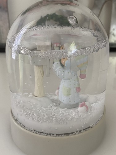 Vintage Precious Moments 1986 I'm Sending You a White Christmas Snow Globe EUC - Picture 12 of 16