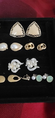 Lote de pendientes clip dorado vintage hasta ahora Avon Napier Crown Trifari - Imagen 5 de 13