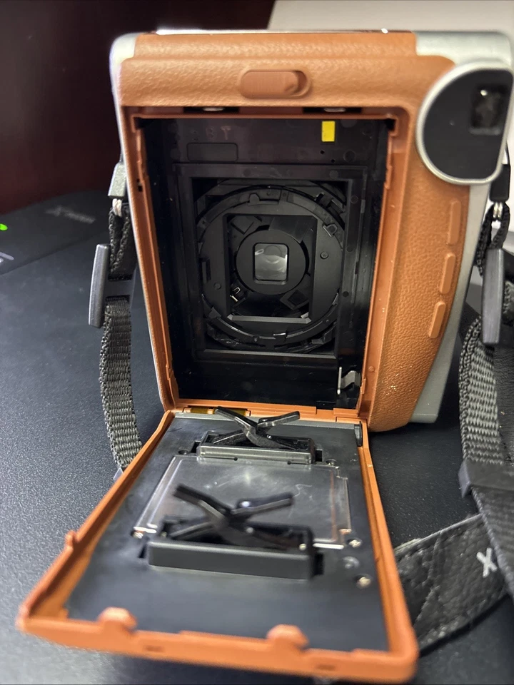 Fujifilm INSTAX Mini 90 Neo Classic Fuji Instant Camera Brown - Image 4 of 4