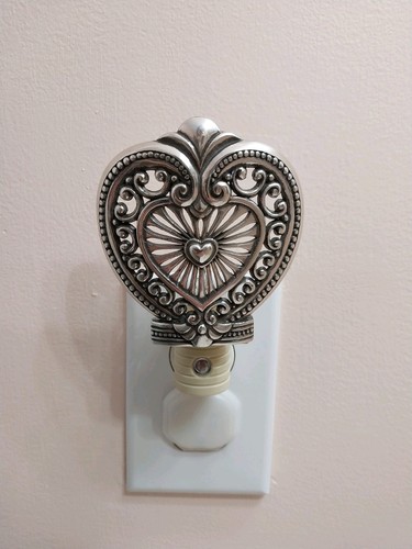 Brighton Silver Nightlight Heart Shape Filigree Cover Light w/Plug-In Sensor - Picture 2 of 6