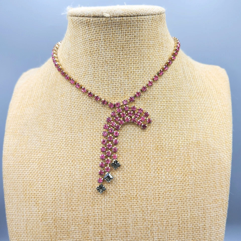 Collar lavalier asimétrico vintage rosa gris humo estrás 16" Foto 3 de 4